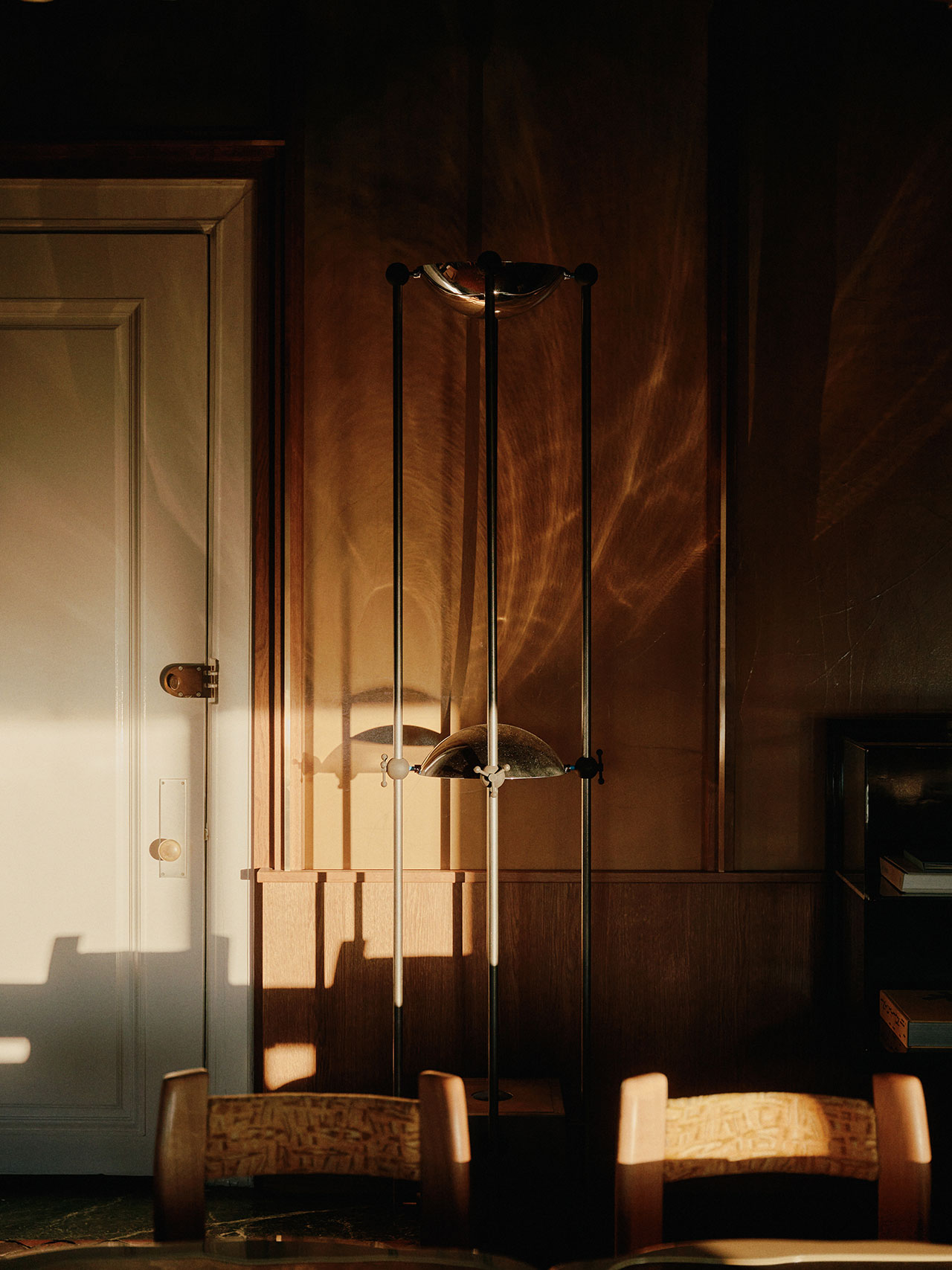 Metalic floor lamp by Ronald Cecil Sportes (1983).
Photography by William Jess Laird.