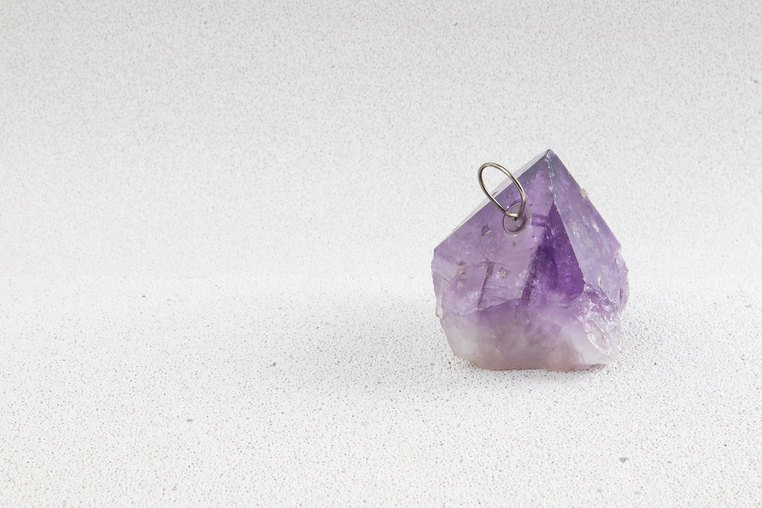 Studio DO, Gemma Ex Lapide - Minimals Ring Amethyst. Photo © Studio DO.