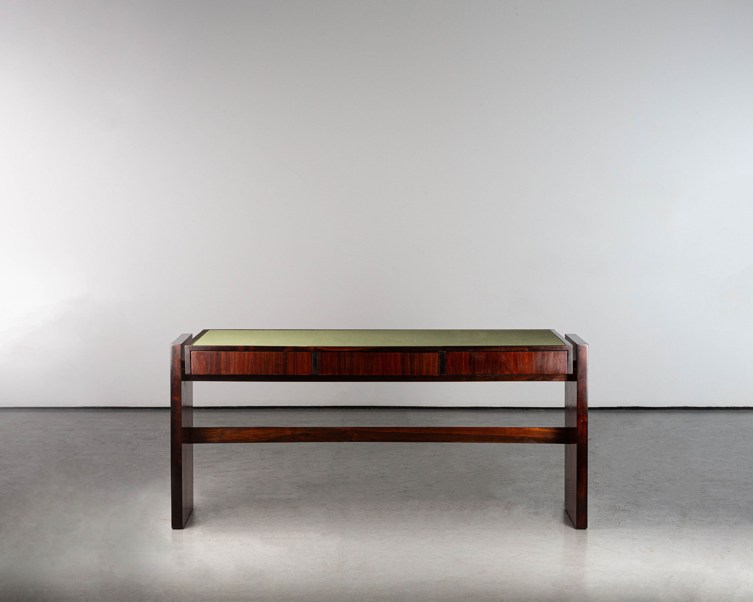 Desk by Joaquim Tenreiro. Photography © Carpenters Workshop Gallery.