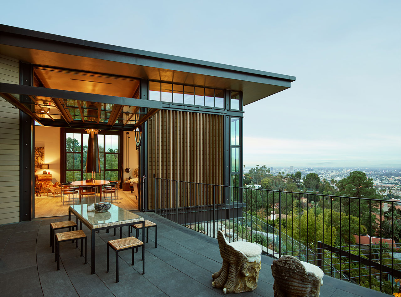 好莱坞山之家由位于加利福尼亚州洛杉矶的 Mutuus Studio 设计。摄影：Kevin Scott。