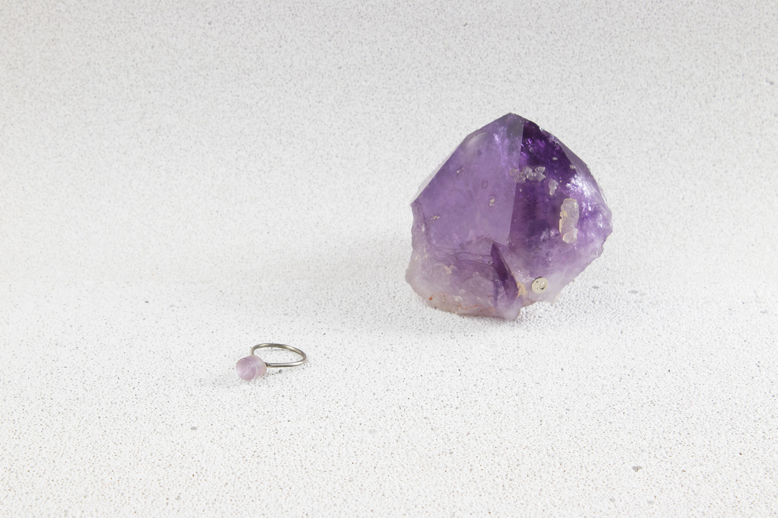 Studio DO, Gemma Ex Lapide - Minimals Ring Amethyst. Photo © Studio DO.