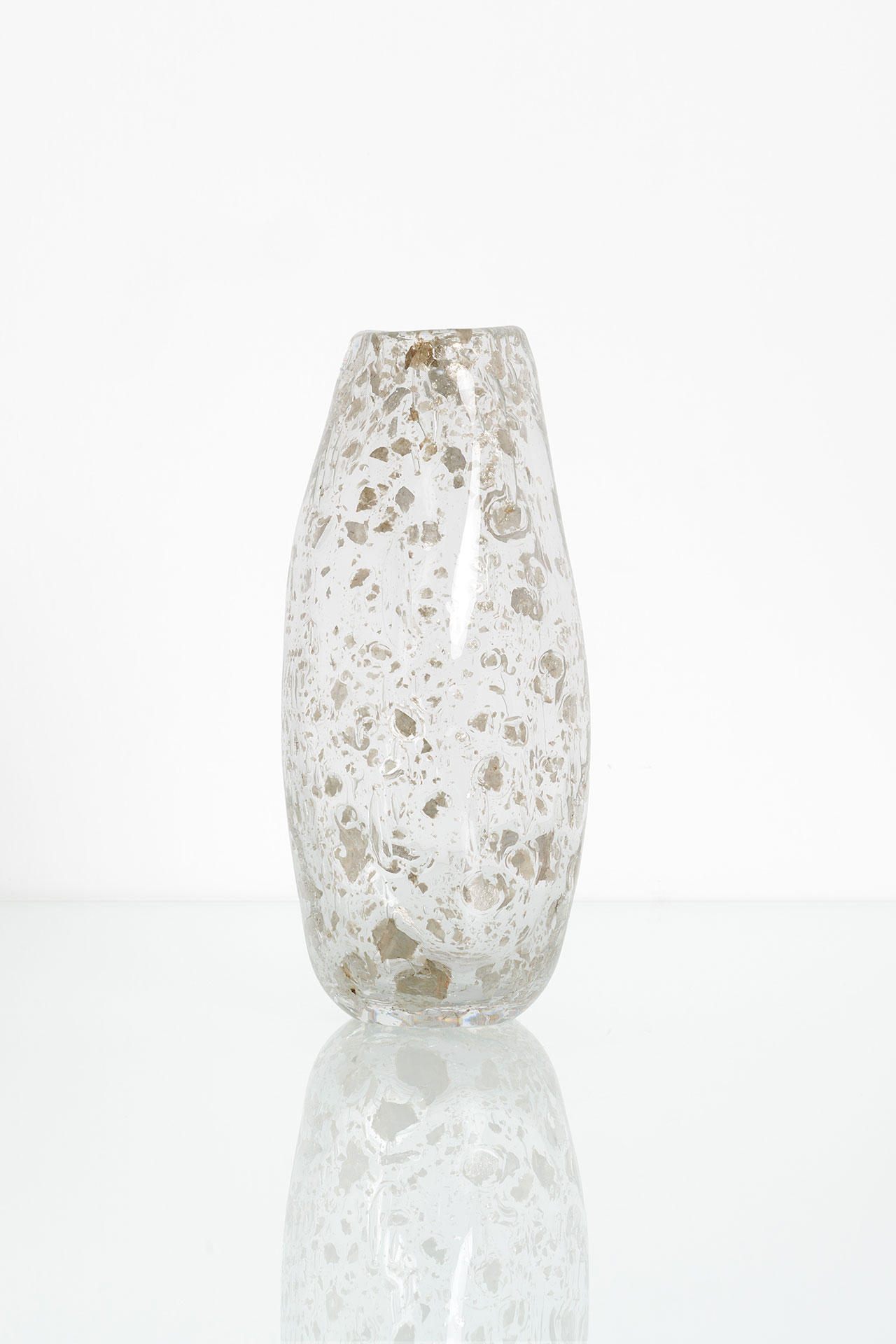 Vase Levitation Alchemia by Sophie Dries. Photography by Filippo Pincolini.