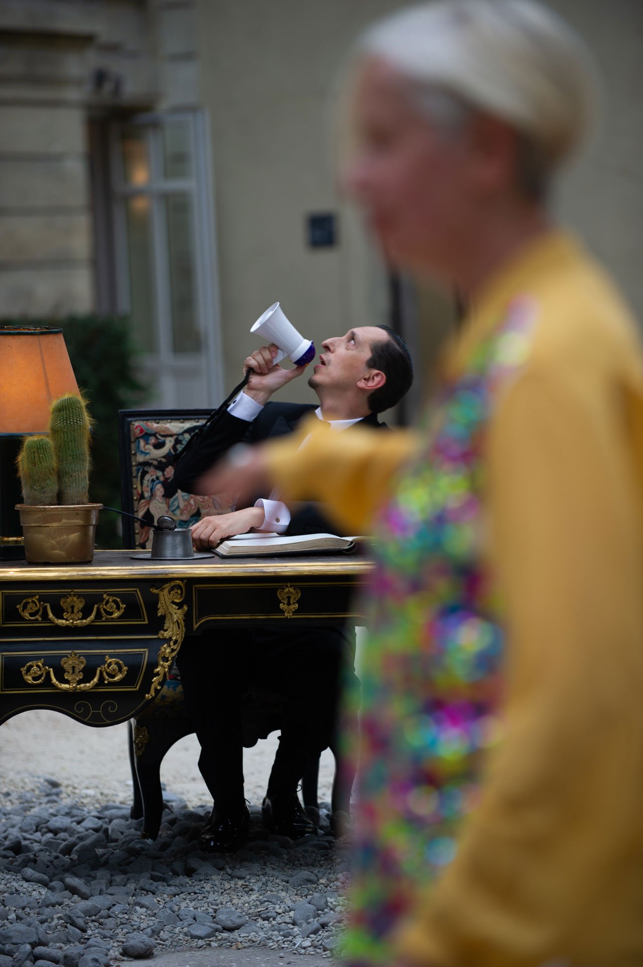 让我们在巴黎所罗门罗斯柴尔德酒店举办爱马仕主题派对。 照片 © DR。