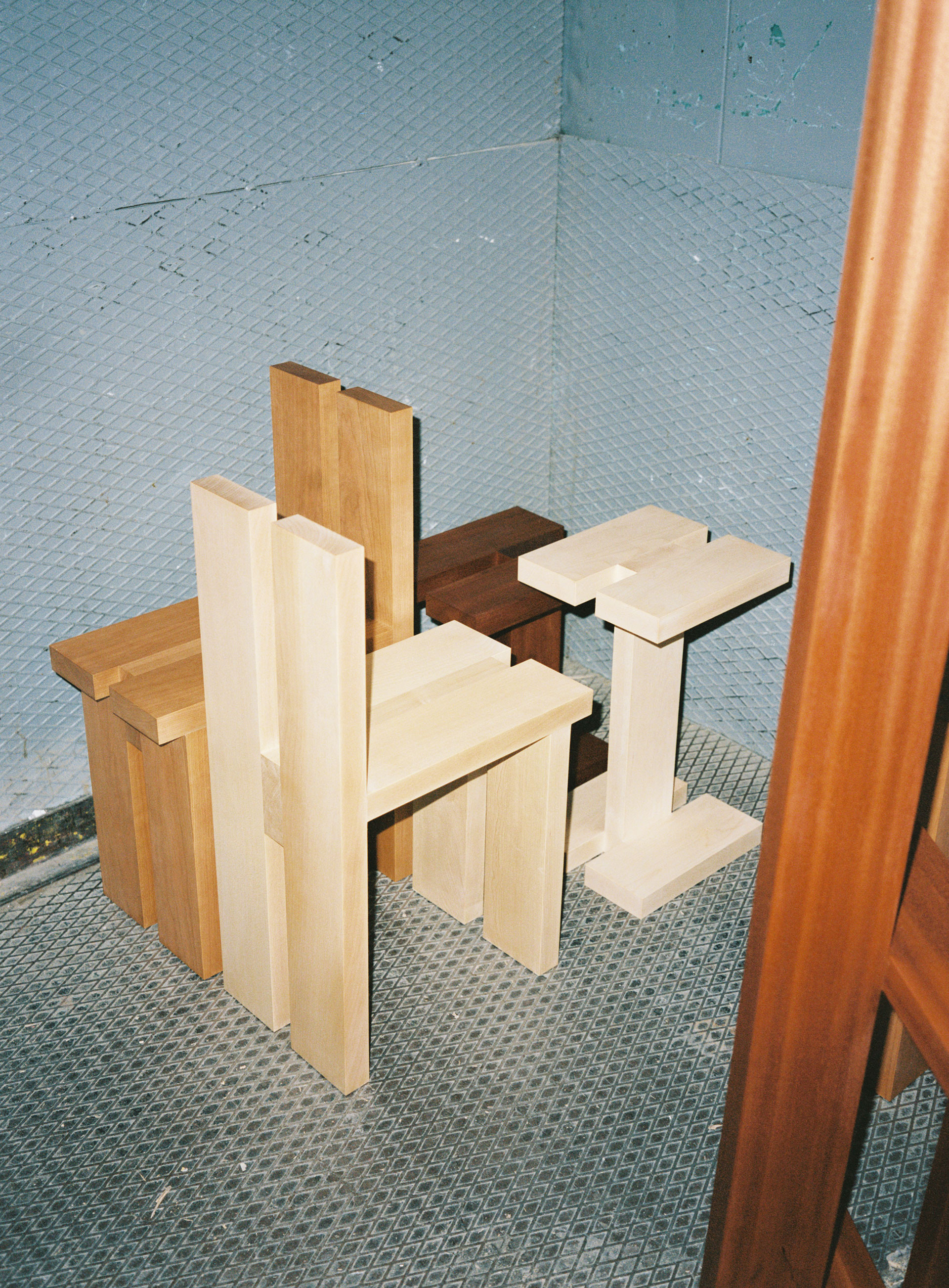 Primitive Arrangements by Nick Ross at Älvsjö Gård exhibition. Photography © Stockholm Furniture Fair,2024.