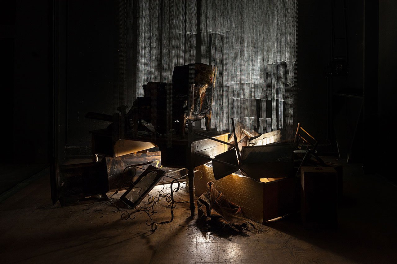 Gonzalo Borondo, Matière Noire. Act II, Perception. Deja vu II, collaboration with Edoardo Tresoldi. Wire mesh, burned furniture © Blind Eye Factory.