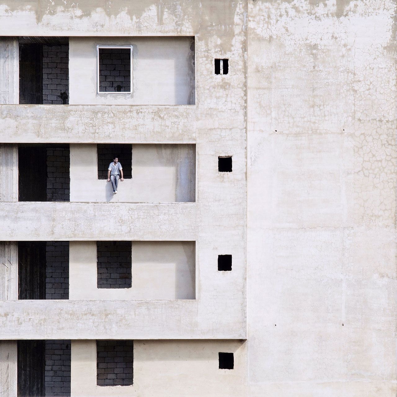 Hanging out, photo © Serge Najjar.