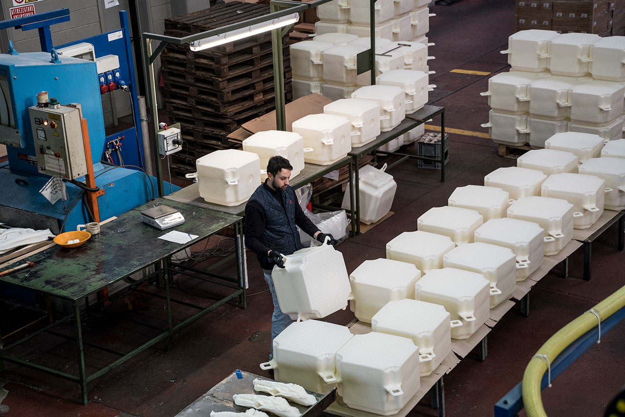 At a factory in Fondotoce at Lago Maggiore, 200,000 high-density polyethylene cubes are manufactured over a period of eight months before delivery to project work site in Montecolino, January 2016. Photo by Wolfgang Volz.