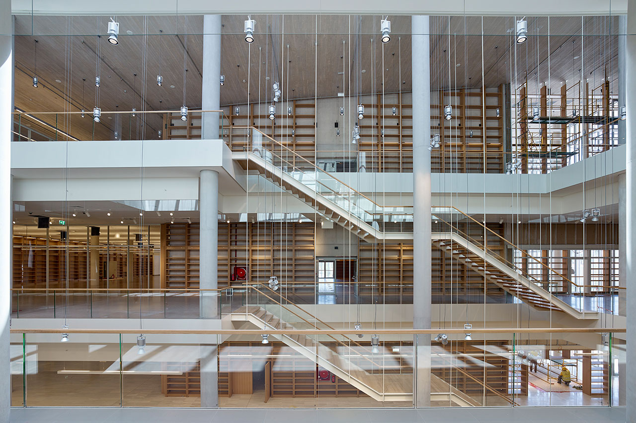 The Book Castle. The lobby of the NLG. Photo © SNFCC / Yiorgis Yerolymbos.