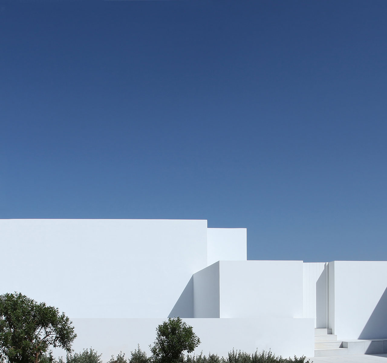 House in Antiparos, Greece. Photo © Nicos Valsamakis.