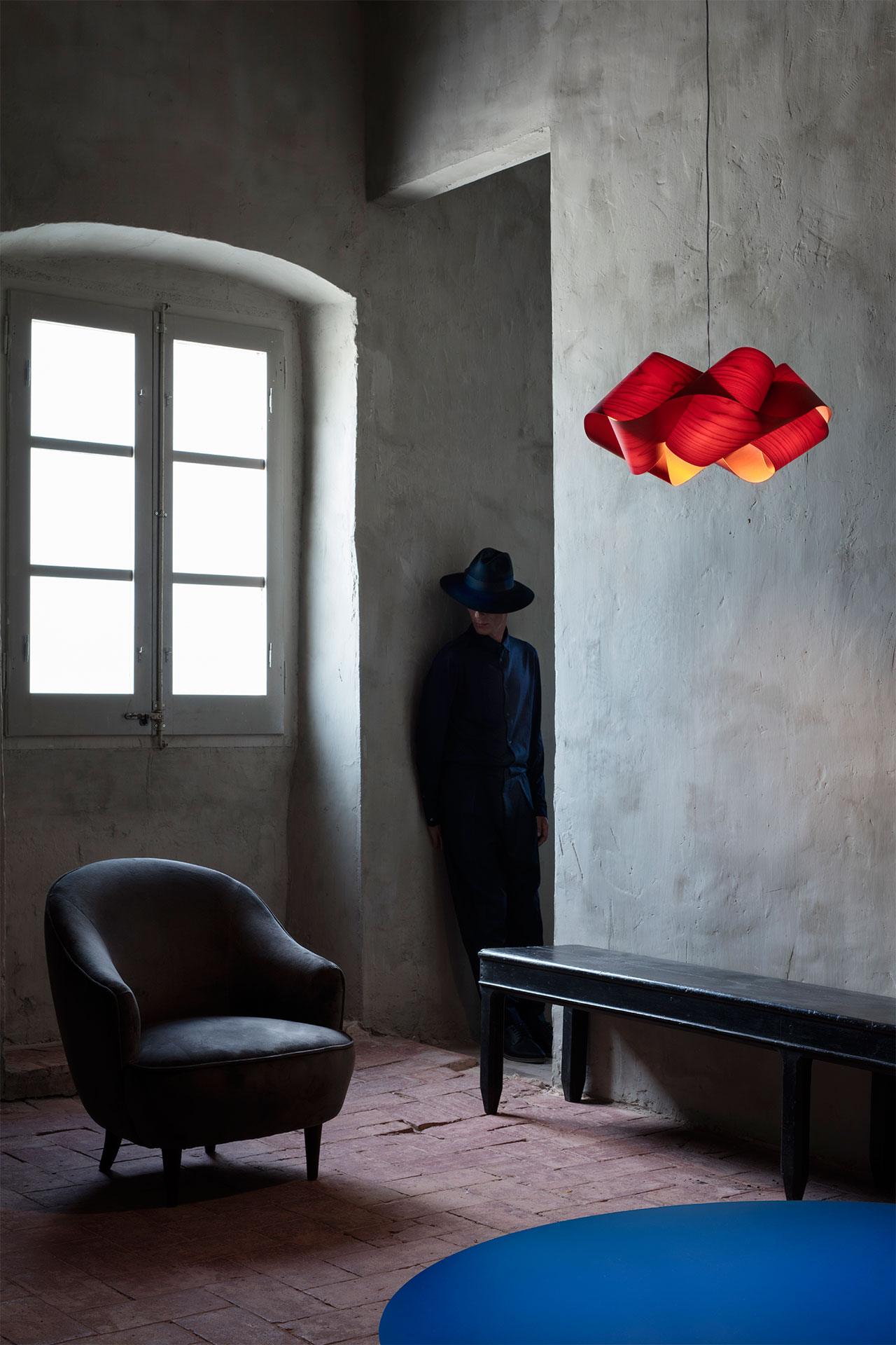 Swirl pendant lamp by Ray Power. Photo by KlunderBie Studio.