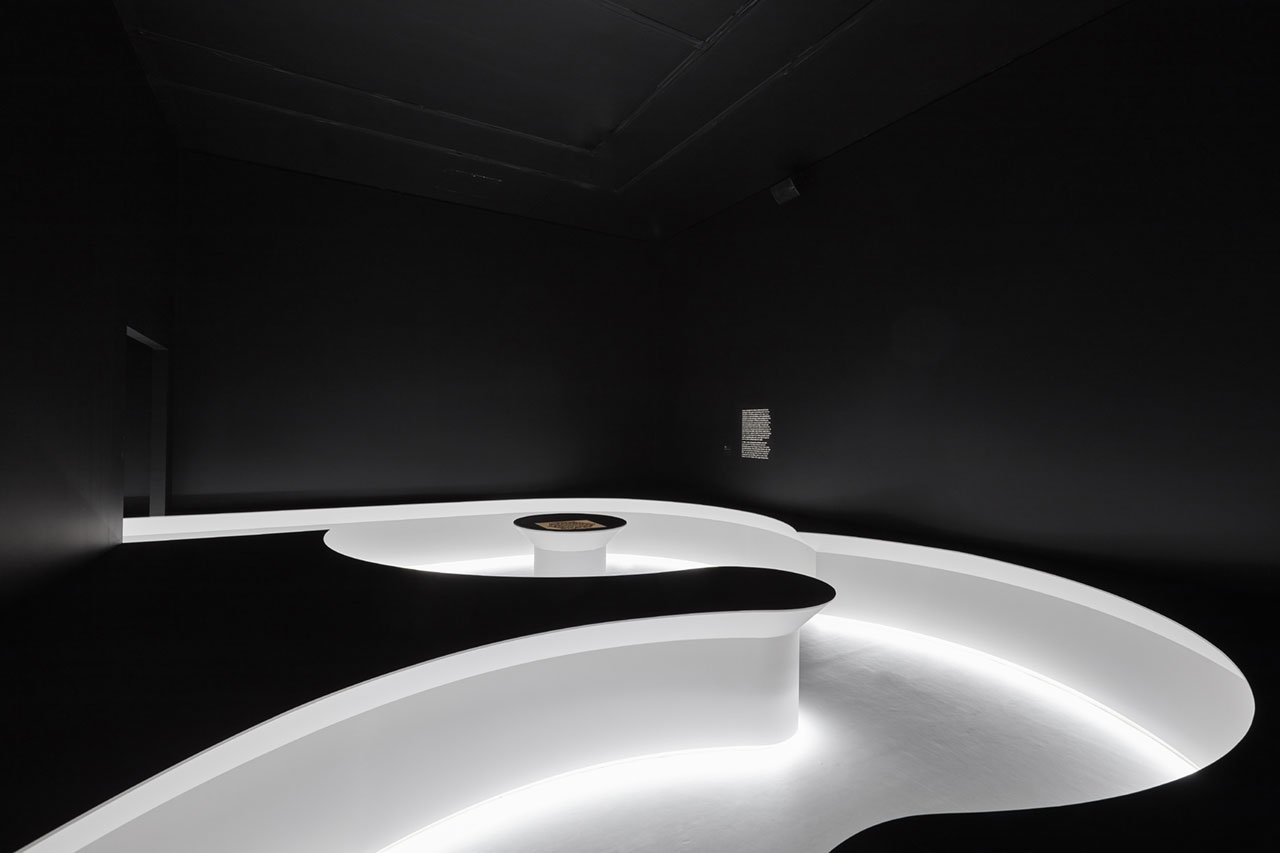 Escher x nendo 展览现场 | 在两个世界之间，NGV 国际展览空间于 2018 年 12 月 2 日至 2019 年 4 月 7 日举行。摄影：Sean Fennessy。
