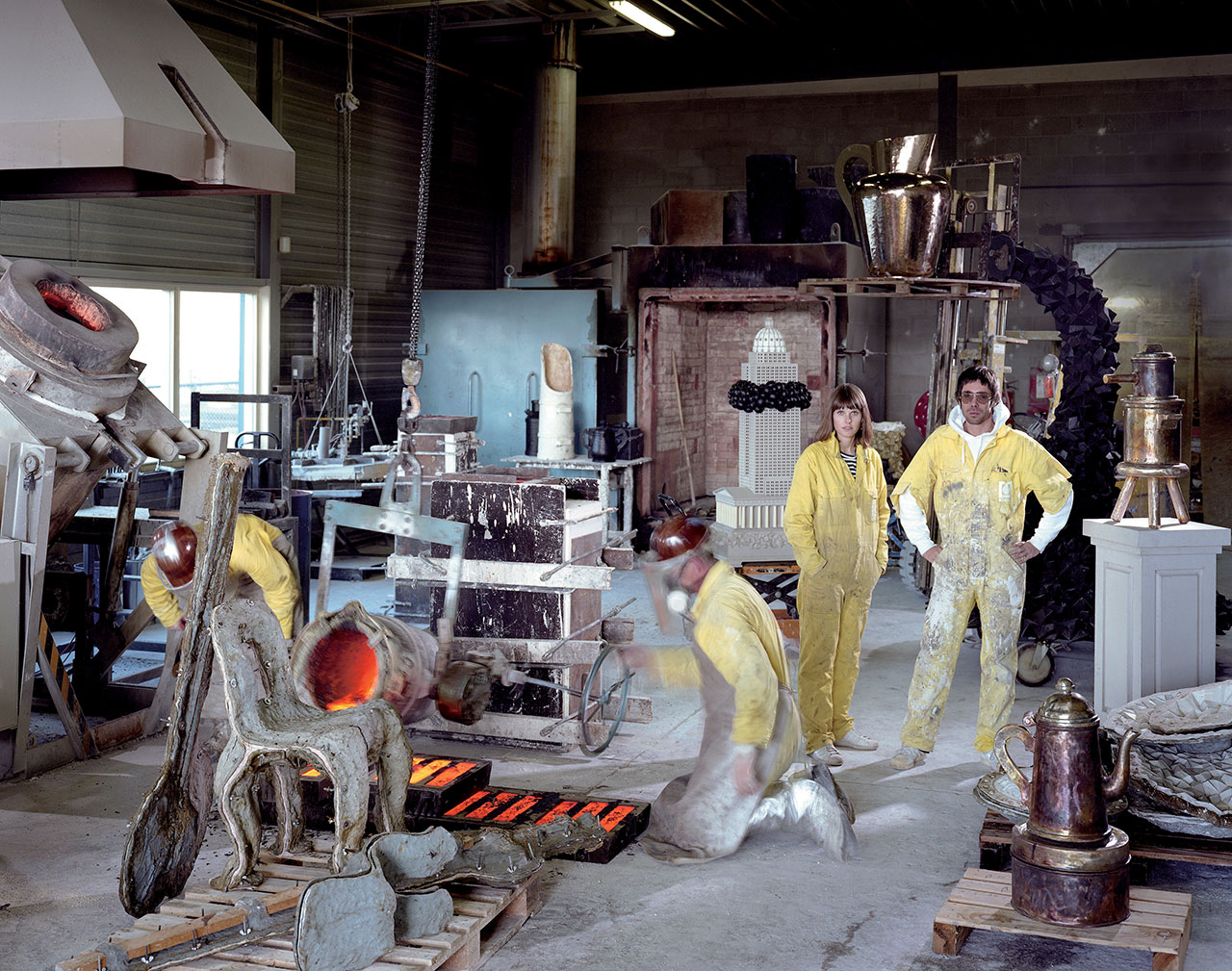 Job Smeets and Nynke Tynagel in foundry. Photo by Daniel Stier.