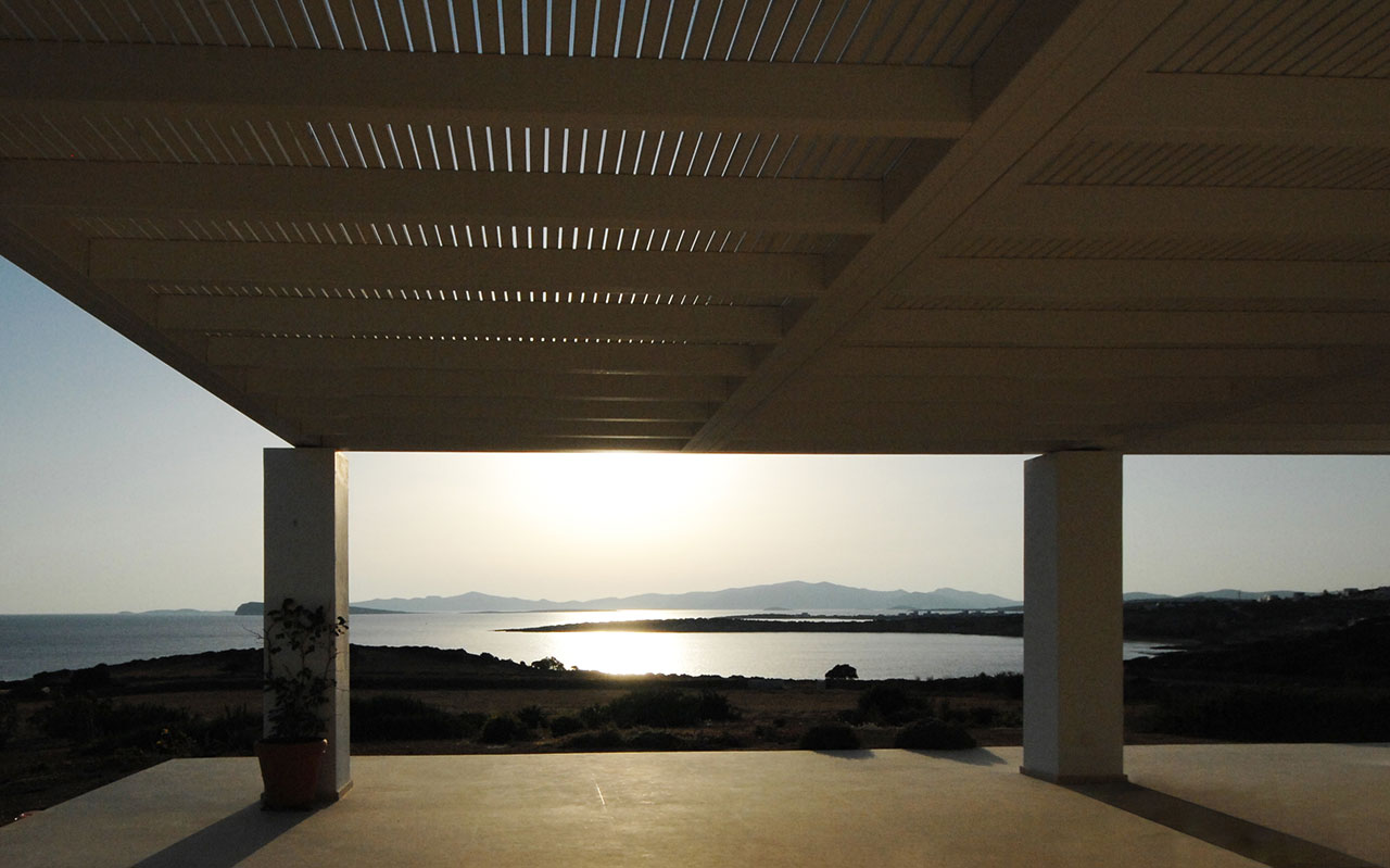 House in Paros, Greece. Photo © Nicos Valsamakis.