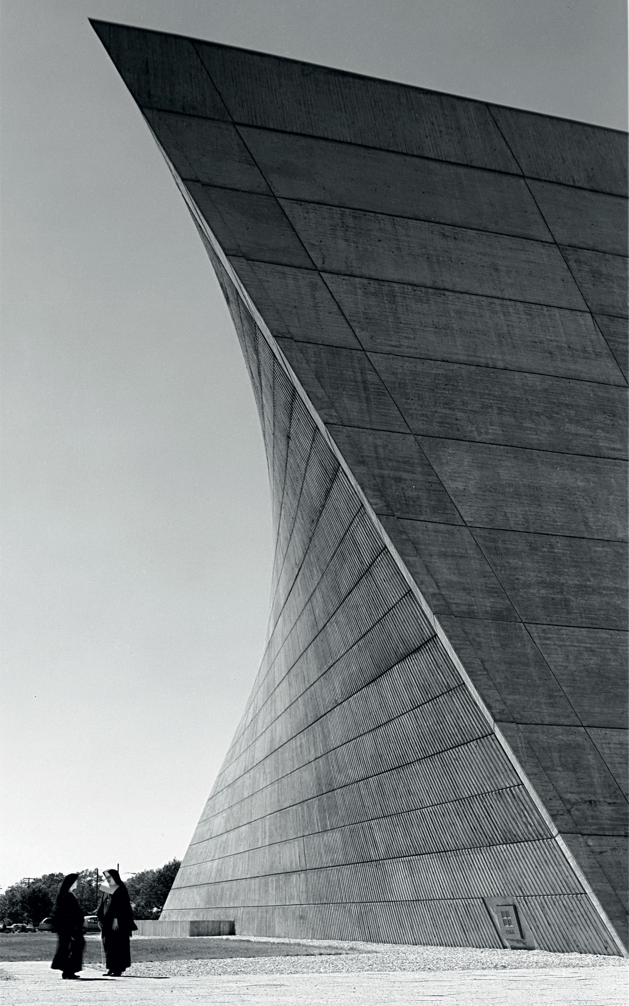 Church of St Francis of Sales, Muskegon, Michigan,(1964-1966, with Herbert Beckhard).© Photo Hedrich Blessing (HB-30662-Z) - Chicago Historical Society.