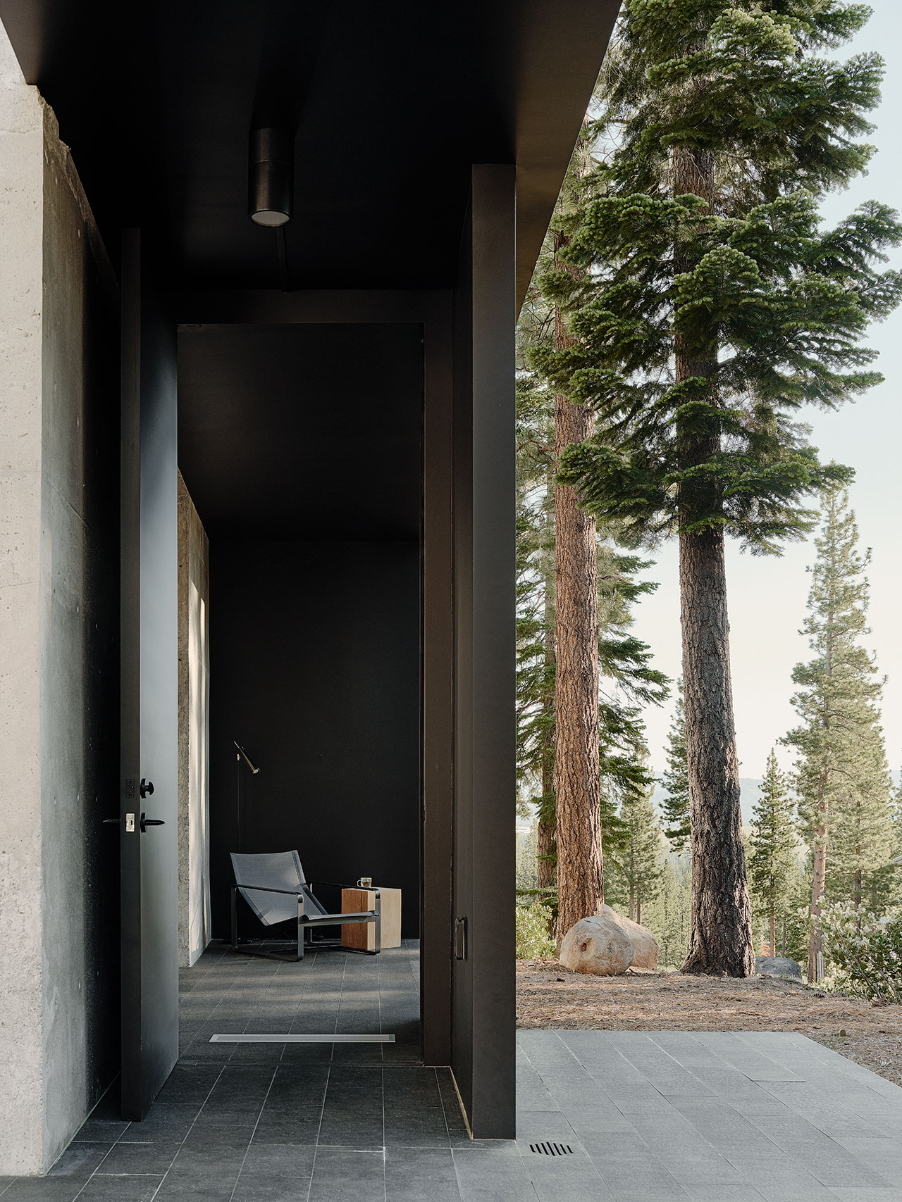 Lookout House by Faulkner Architects.
Photography by Joe Fletcher Photography.