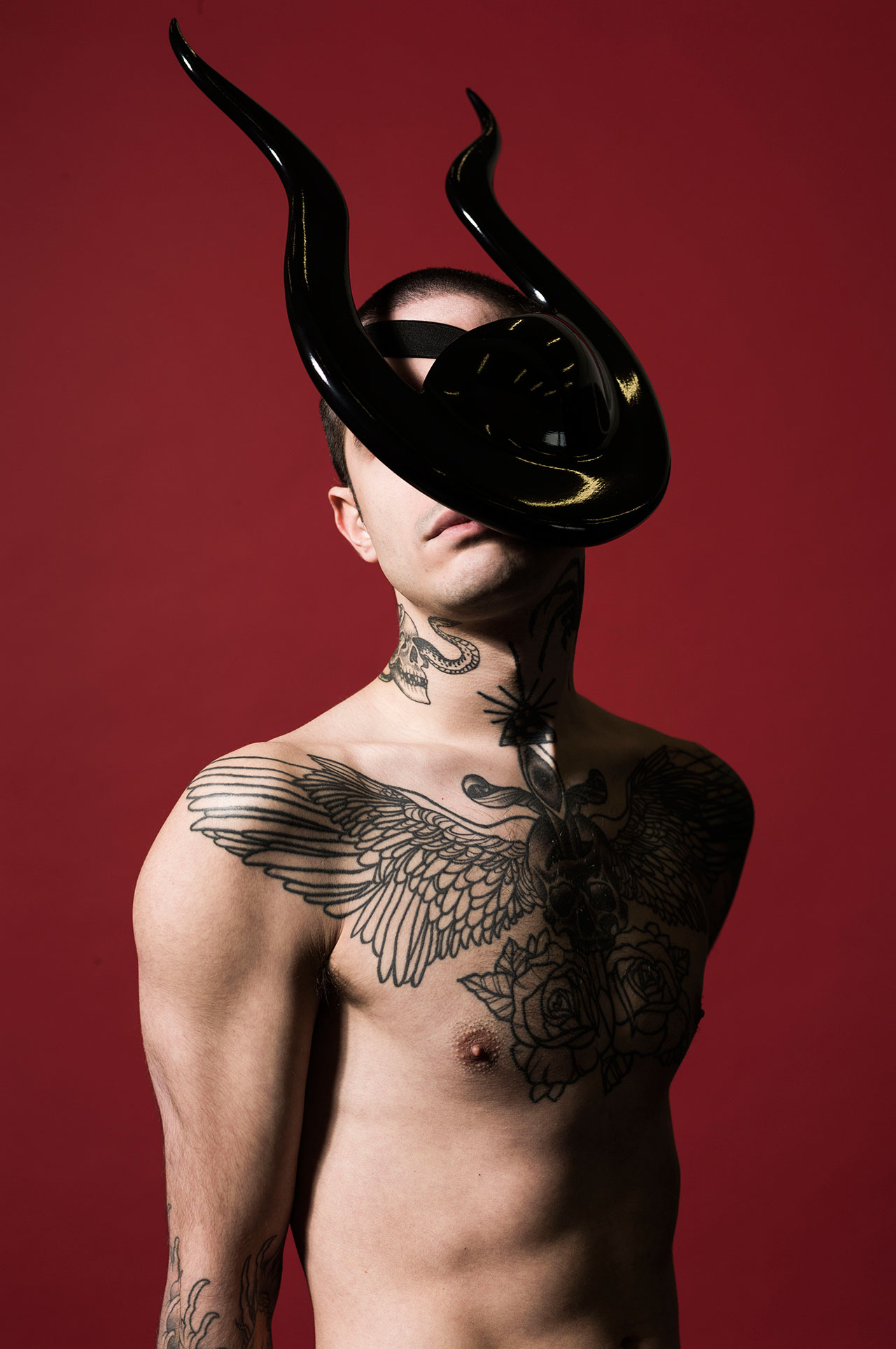 Headpiece by Rein Vollenga. Photography by Jonas Lindström, courtesy the artist. 