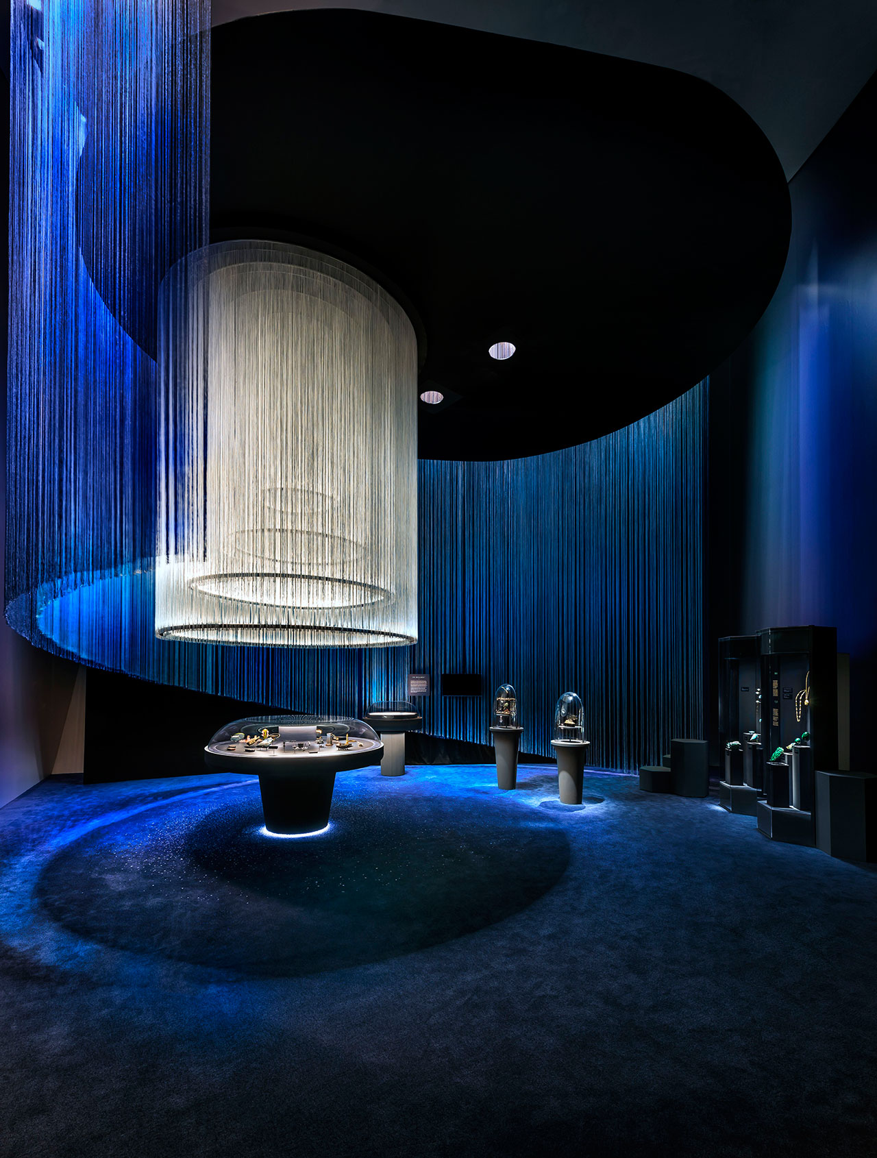 The Art &amp; Science of Gems. Exhibition view. Photo by Edward Hendricks. Courtesy ArtScience Museum at Marina Bay Sands.