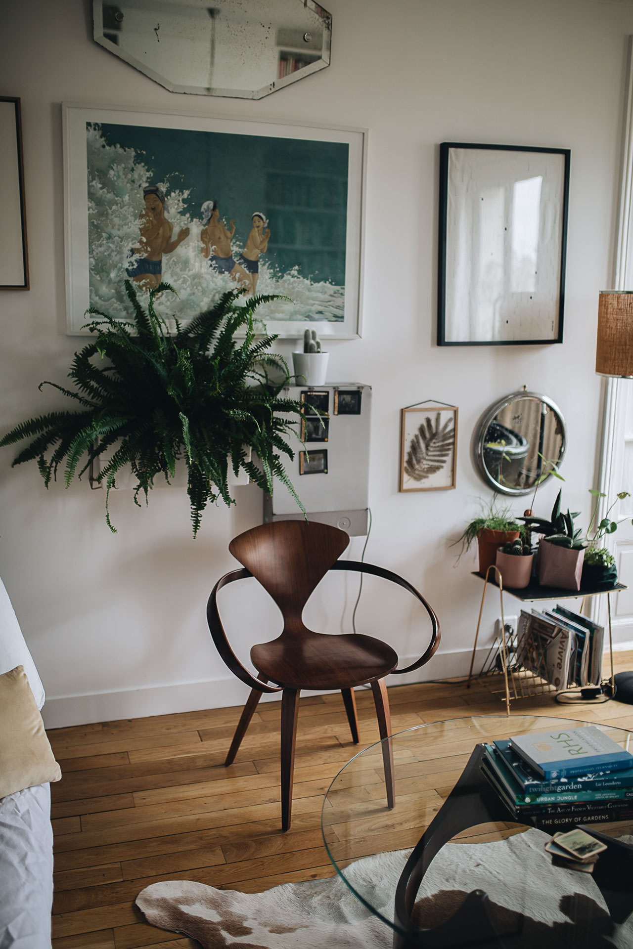 PLANT TRIBE LIVING HAPPILY EVER AFTER WITH PLANTSBy Igor Josifovic &amp; Judith de Graaff
Photo: The home of Rebecca Breach In Paris.Photography by Jules Villbrandt for Urban Jungle Bloggers.