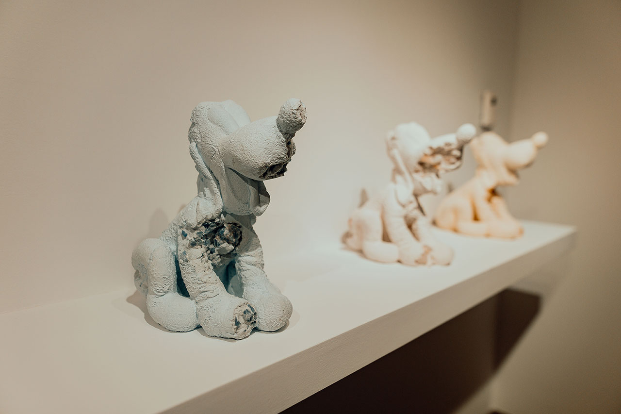 Daniel Arsham, Eroded Pluto Dog. Exhibition view at Moco Museum in Amsterdam. Photo by Isabel Janssen.