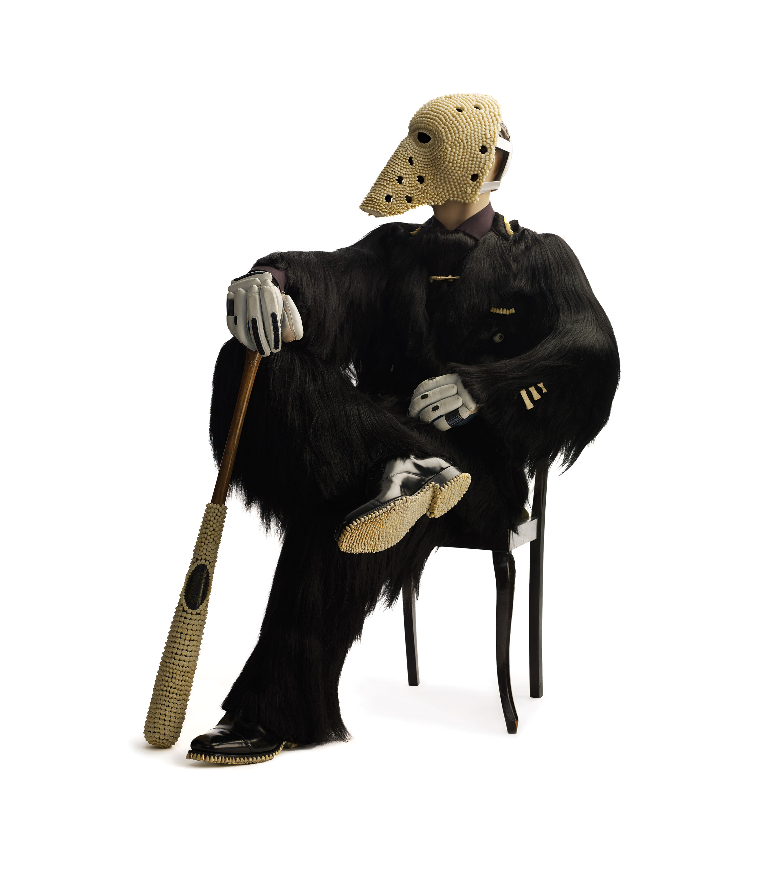 Darwinian Voodoo，Apex Predator，Alpha Male，2014 年。雕塑。 贾尔斯·普莱斯摄； 艺术家的礼貌。