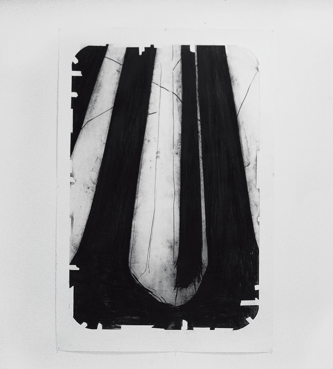 Dessin，1997 年。纸本木炭，145 x 114 厘米。 ©李裴。