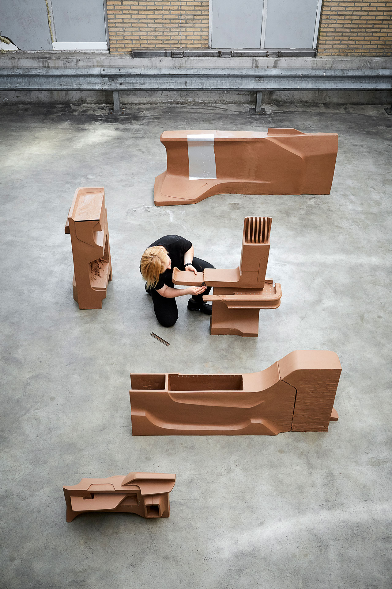Johanna Seelemann, Terra Incognita.
Sculpting a new path towards adaptable design.
© Design Academy Eindhoven. Photo by Nicole Marnati. 