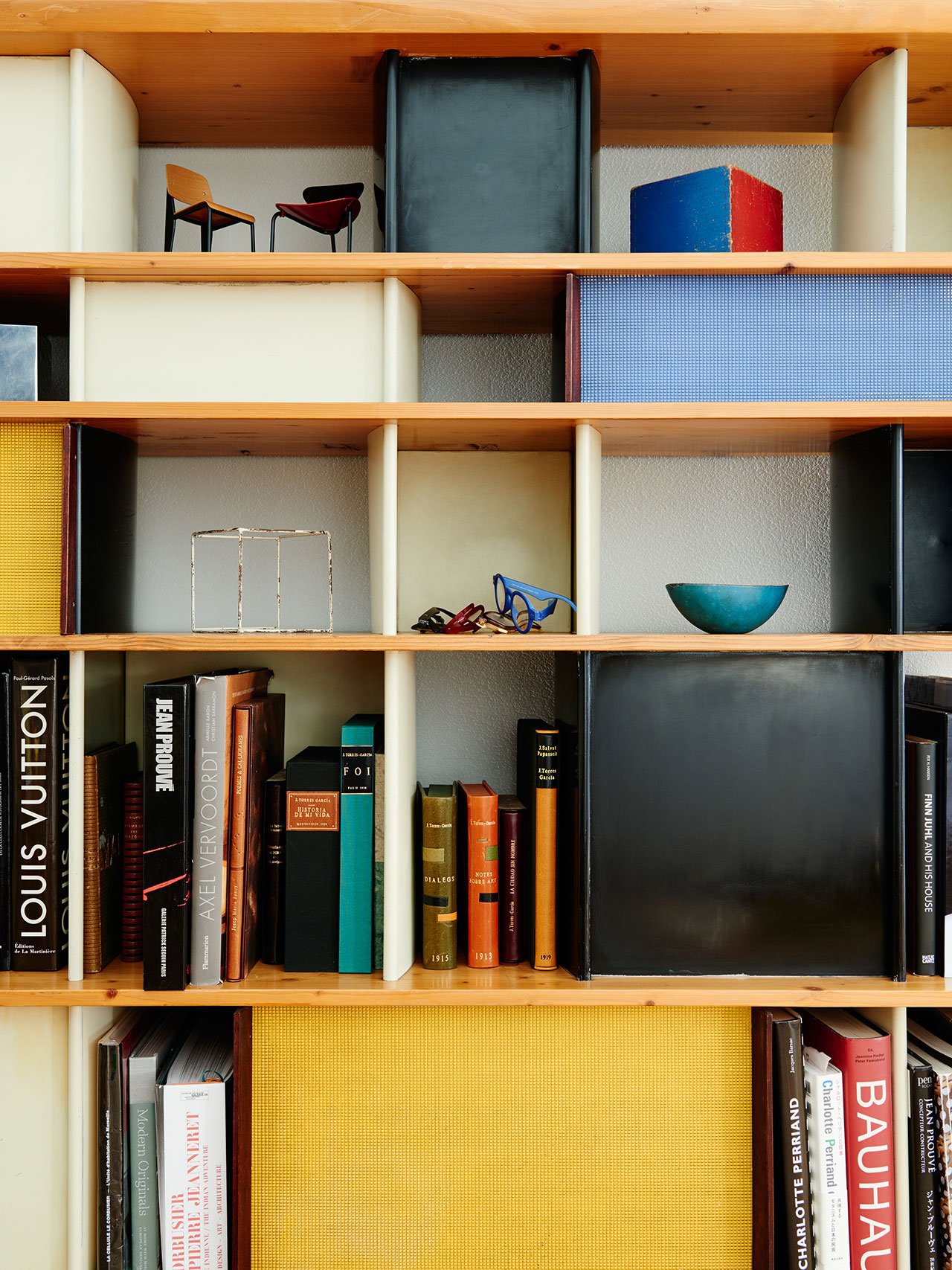 The Kinfolk Home. The house of Miquel Alzueta and África Posse in Barcelona. Photo by Jonas Ingerstedt.