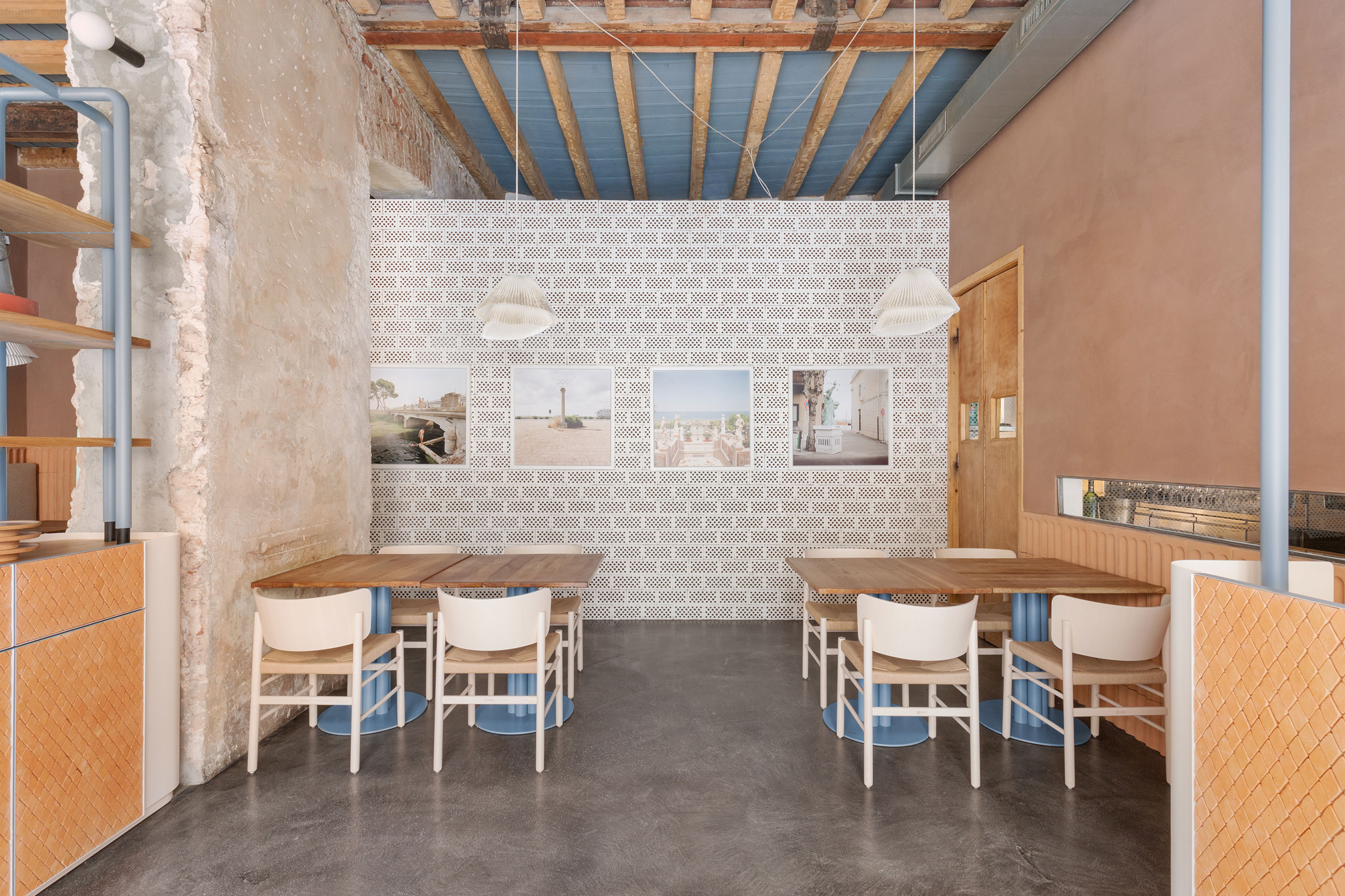 28 Posti 餐厅由 Cristina Celestino 设计。 照片 Delfino Sisto Legnani。