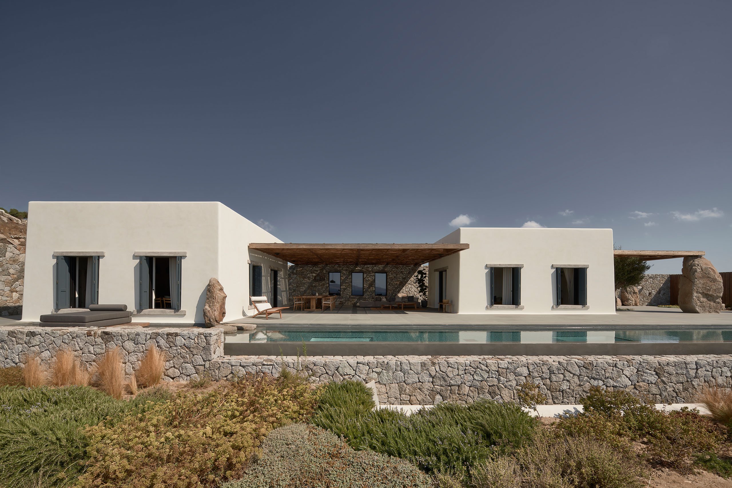 Villa Mandra in Mykonos by K-Studio.
Photography by Claus Brechenmacher and Reiner Baumann.