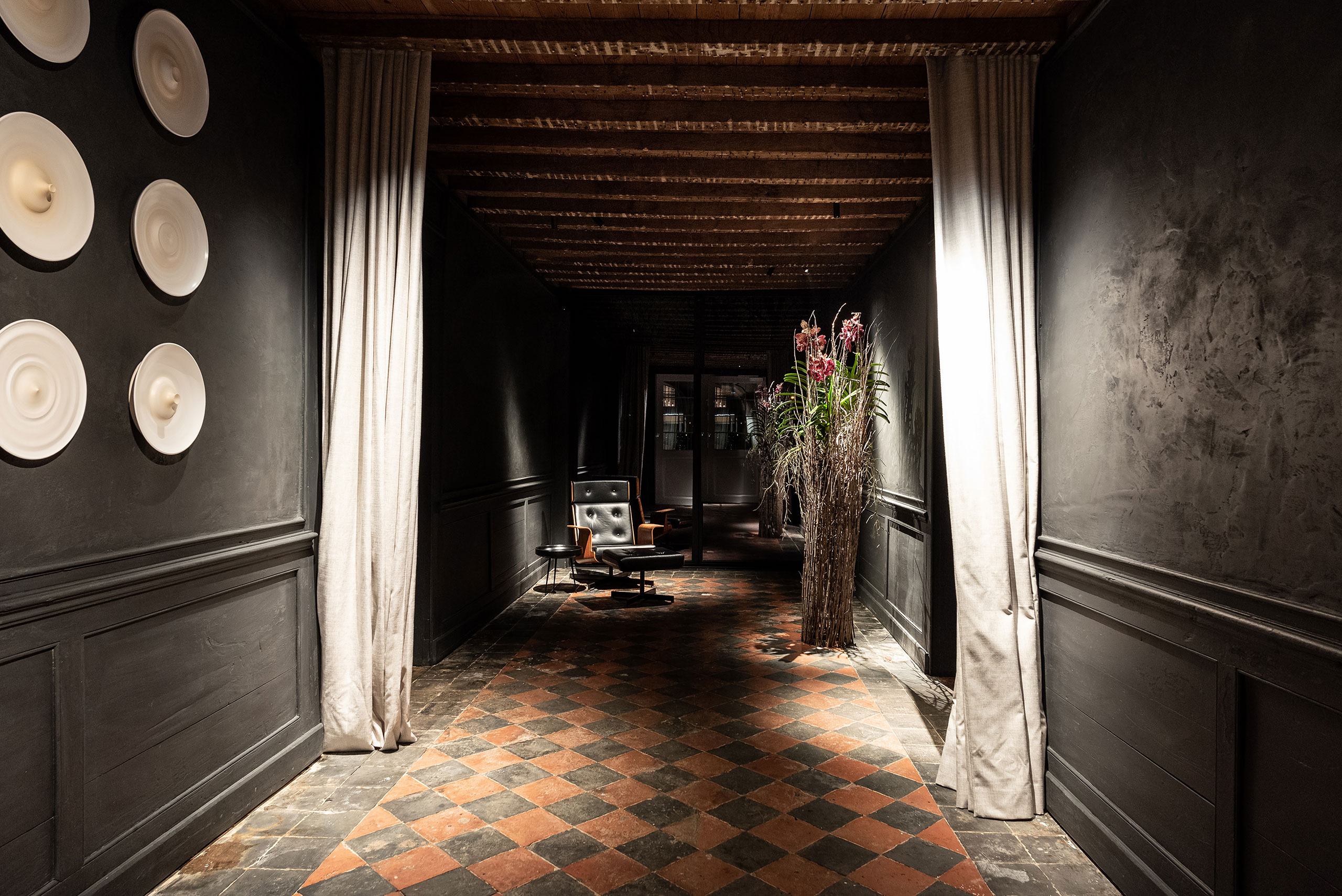 STABLE restaurant designed by Dieter Vander Velpen. Photo by Patricia Goijens.