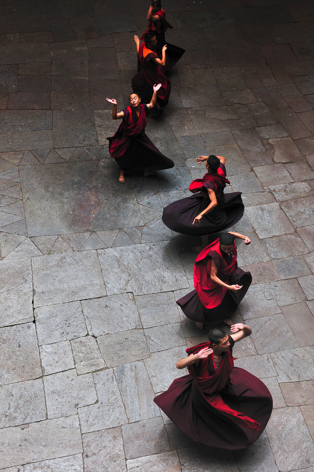 Monks in a trance, Bhutan, photo © David De Vleeschauwer.