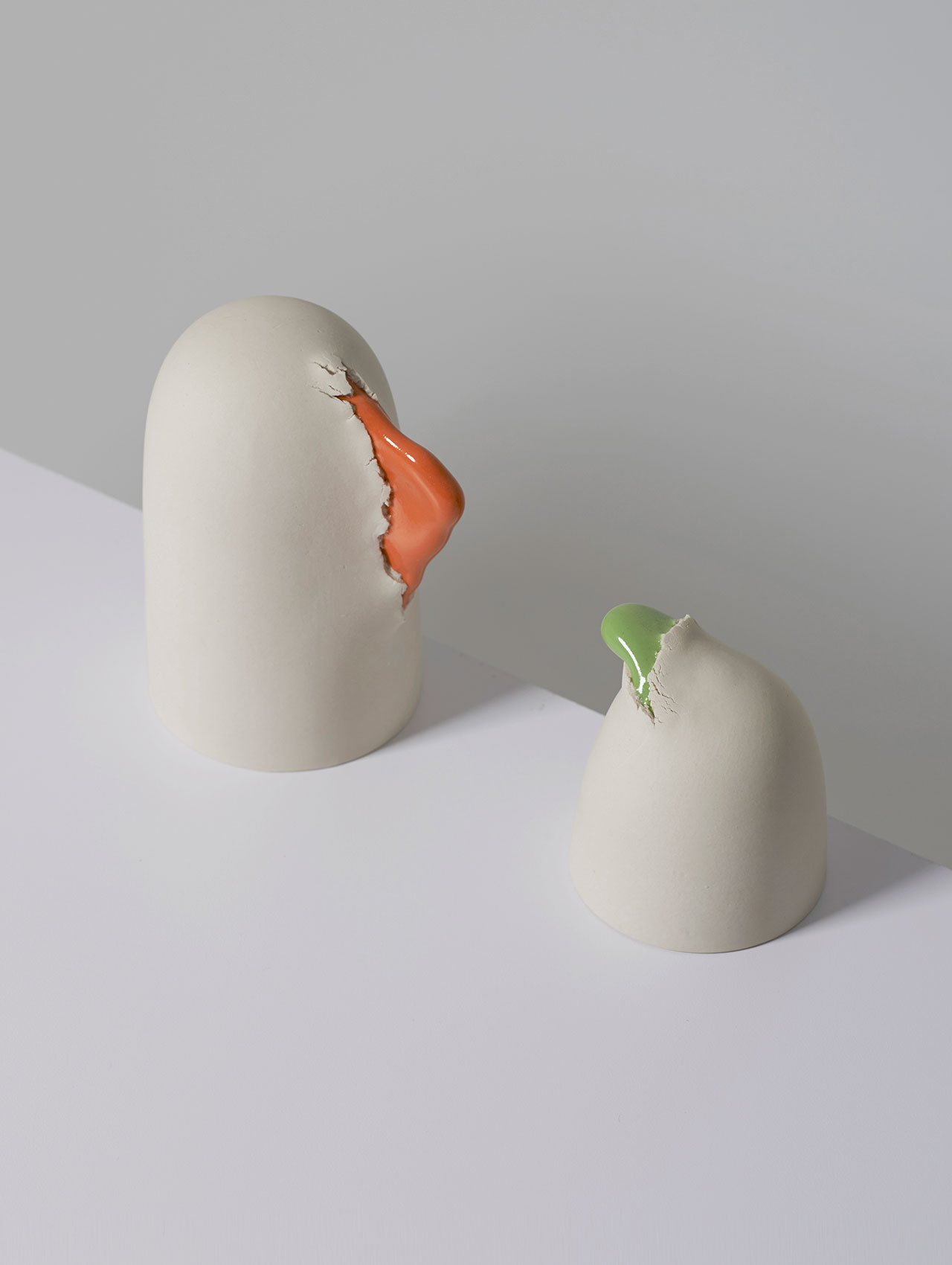 Emily Gardiner, Dialogue, Porcelain with solid glaze protrusions. Max height 14cm. Photo by Sylvan Deleu.