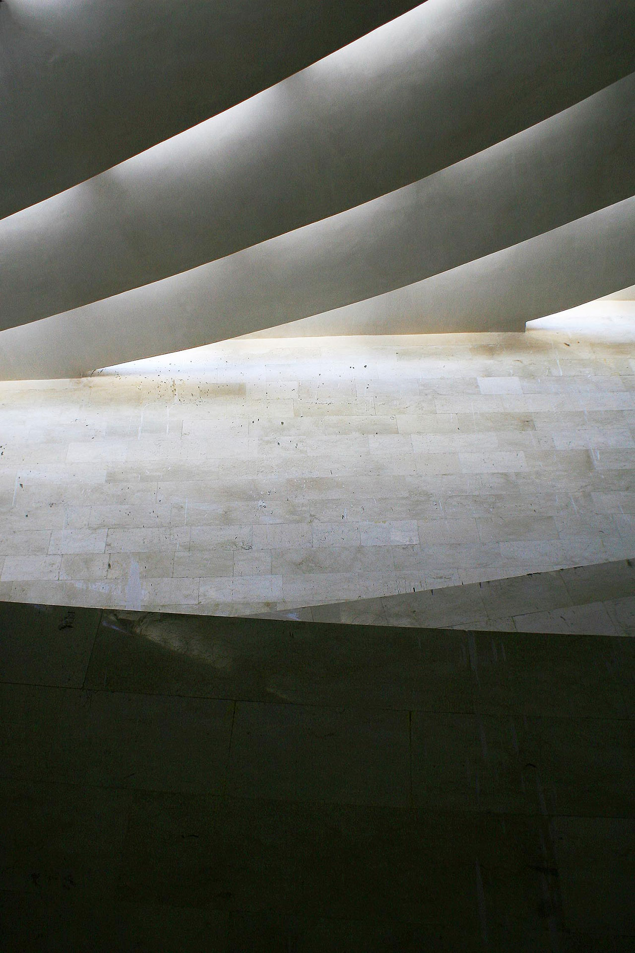 View of the access ramps and roof structure. Photo by Hassan Asnavandi.