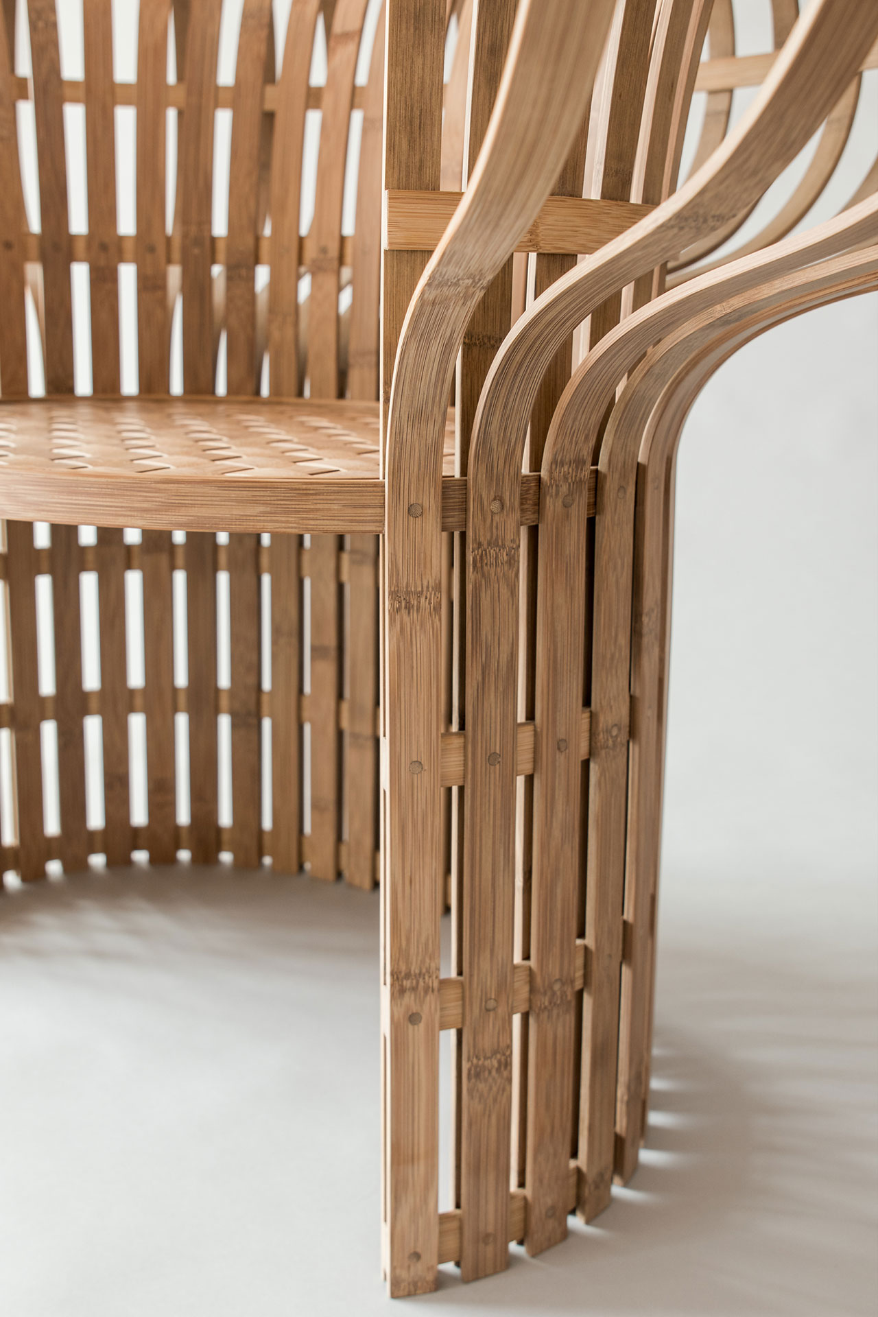 The Indigo-Dyed Bamboo Chair, designed by Jin Kuramoto (Japan). Craftsmen : Lin, Jian Cheng (Taiwan), Tang, Wen-Chun (Taiwan). Photo by Maciej Korbas (Poland) / Courtesy NTCRI &amp; Taiwan Designers Web.