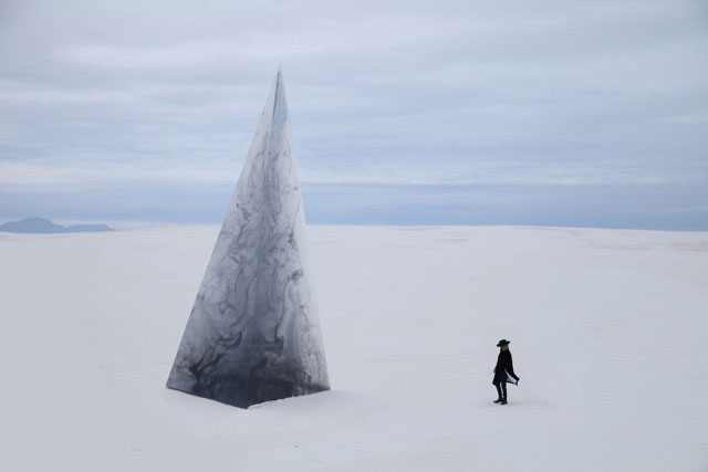 'Pilgrimage to the Storm Portal'. Sculpture by J.S. Nero. Photo © Petecia Le Fawnhawk.