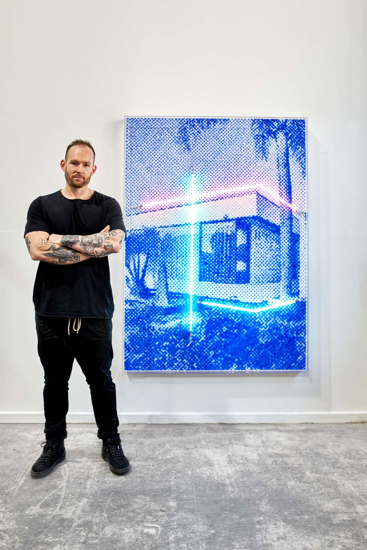 Tom Adair, North facing with palms in the front, Airbrush acrylic polymer and neon on dibond, acrylic frame, 115x160cm. © Tom Adair.