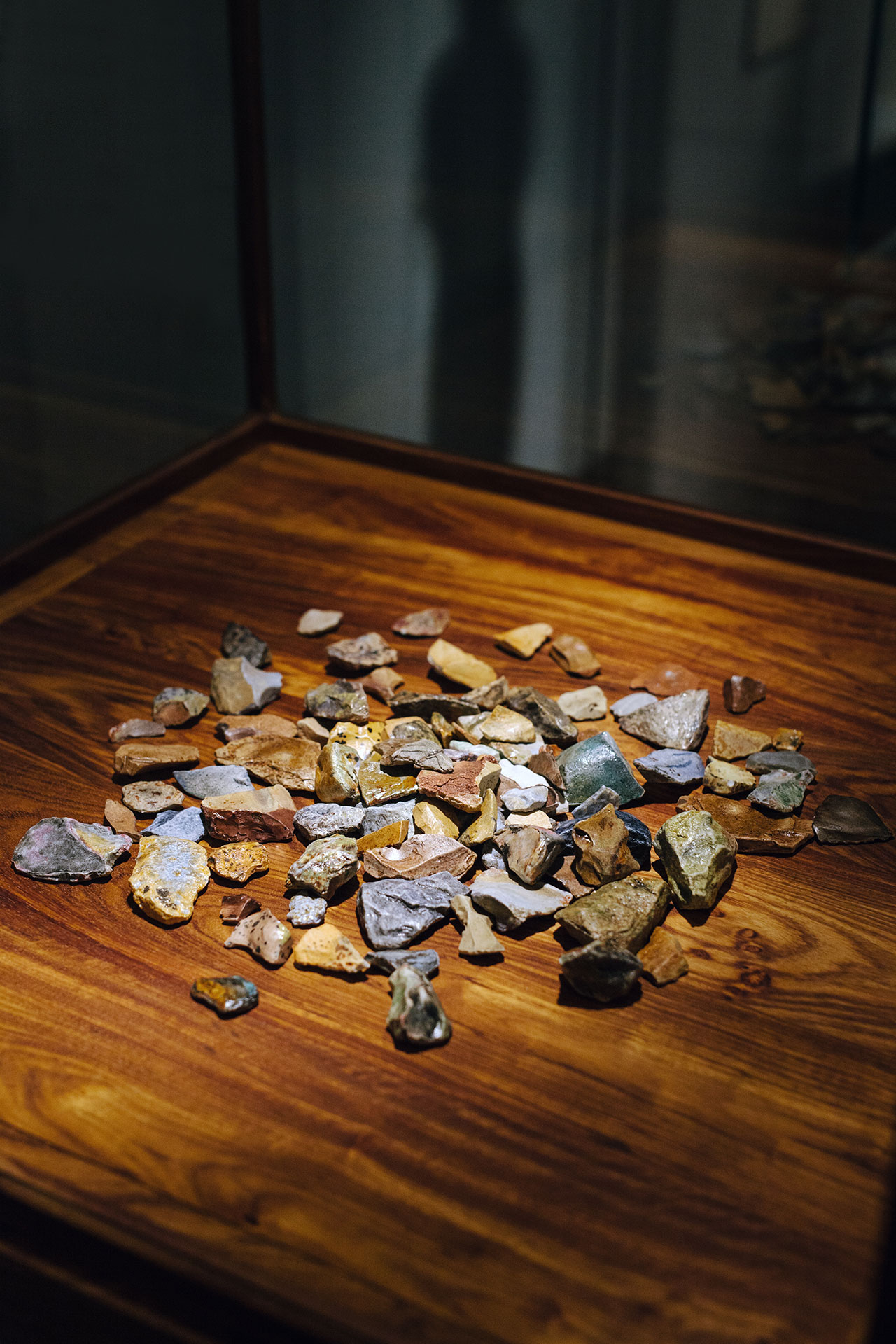 Stones, 2011. Porcelain, dimension variable. Photo by Paris Tavitian © Museum of Cycladic Art.
