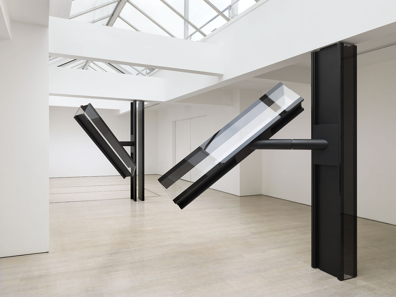 SARAH OPPENHEIMER, S-011110, 2017.Aluminum, steel, glass and existing architecture.Total dimensions variable.Installation view: Annely Juda Fine Arts, London. 2017. Photo Credit: Serge Hasenböhler