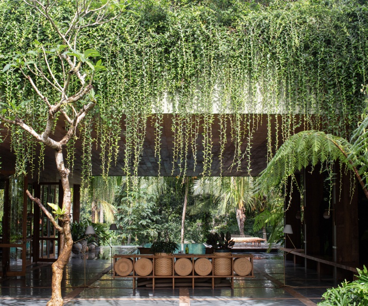 A House Straddling Heritage and Modernity Pays Homage to Bali's Reverence for Nature