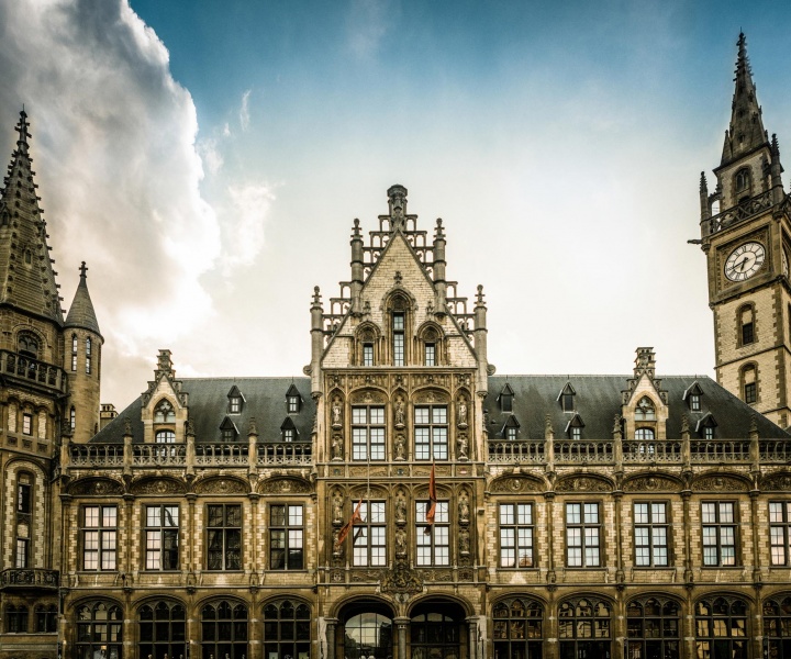 In Ghent, an 1898 Post Office Turns Into a Magnificent Hotel 
