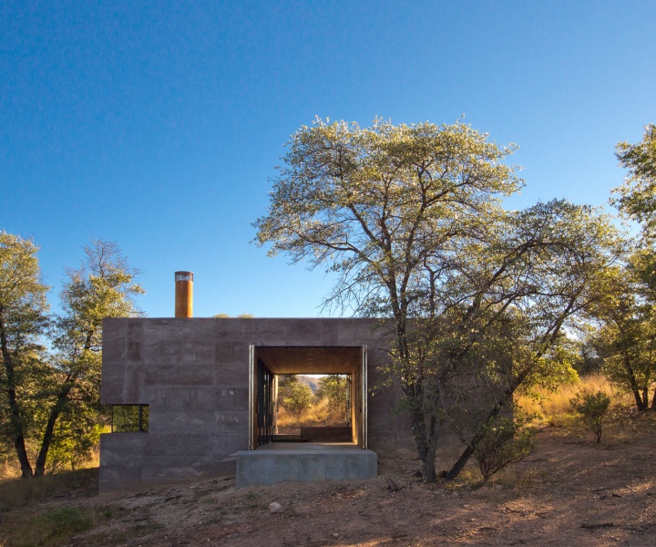 Off-Grid in Arizona: Casa Caldera by DUST Architects