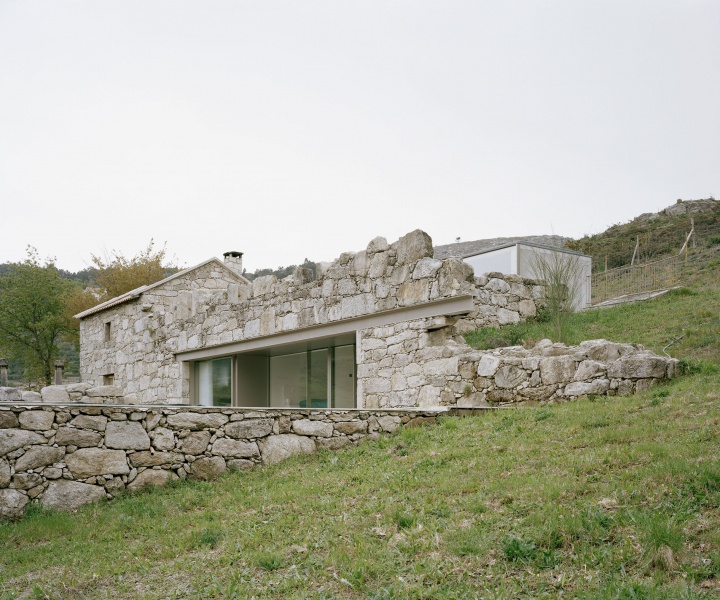 House in Melgaço: A House in Ruins