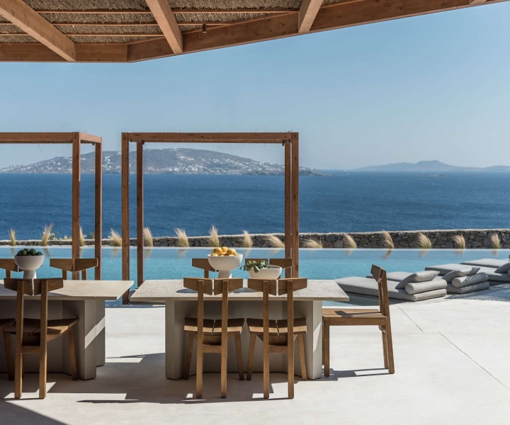 The Revamped Reeza Restaurant in Mykonos Goes Back to its Culinary Roots