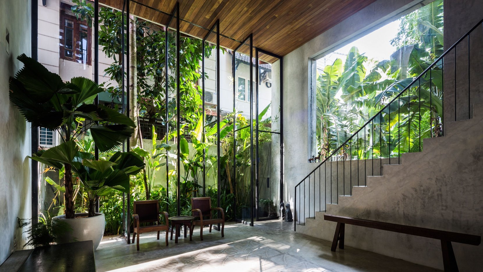  Tropical  Shade Thong House  in Vietnam by 