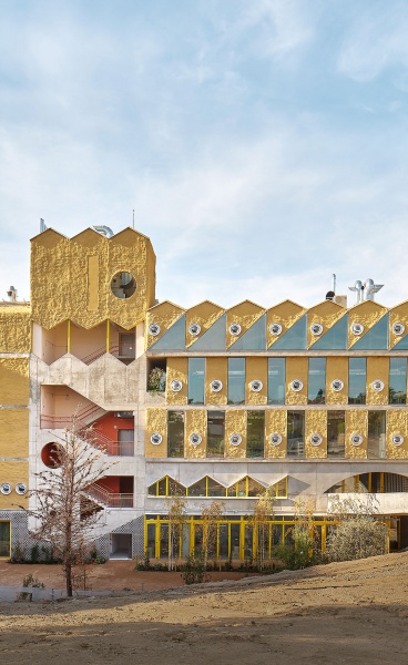 Pedagogy and Architecture Come Together in a Madrid School Designed as a Complex Ecosystem