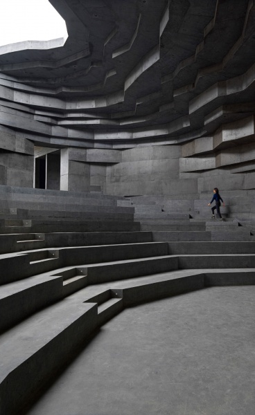 Chapel of Sound: A Cave-like Concert Hall in China Echoes the Surrounding Natural Landscape