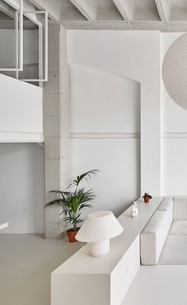 Allaround Lab Turns a Warehouse in Barcelona into a Monochromatic Home of Crisp Minimalism